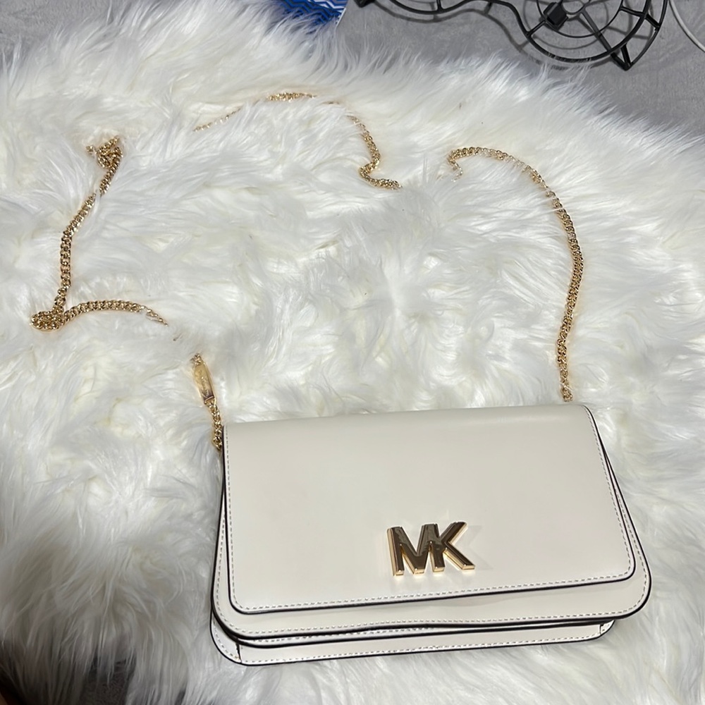 Michael kors chained crossbody